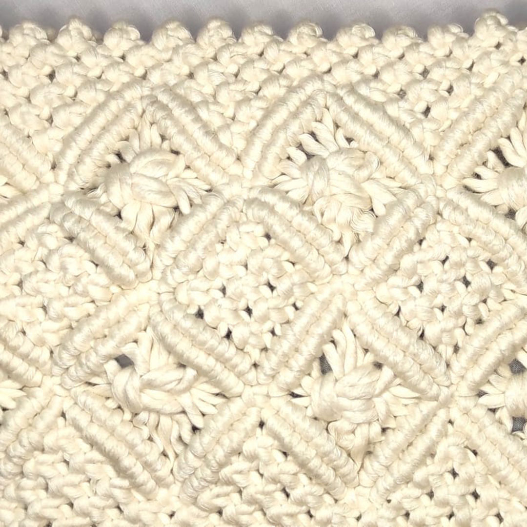 Chic-White-Crochet-Purse-Close-up